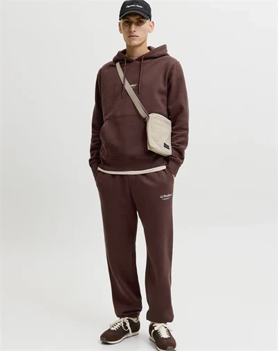 Jack & Jones - JJESoho Hoodie - Bitter Chocolate